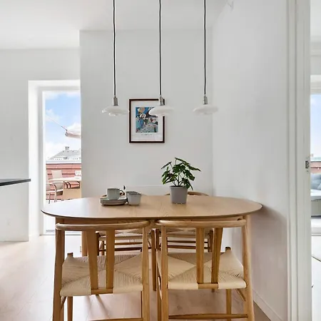 Апартаменты Grand Penthouse With Private Rooftop Terrace Орхус