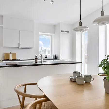 Grand Penthouse With Private Rooftop Terrace Апартаменты *