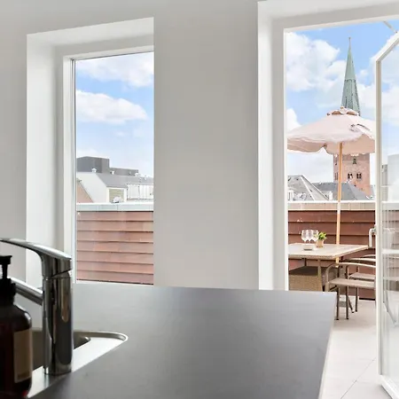 Grand Penthouse With Private Rooftop Terrace Орхус