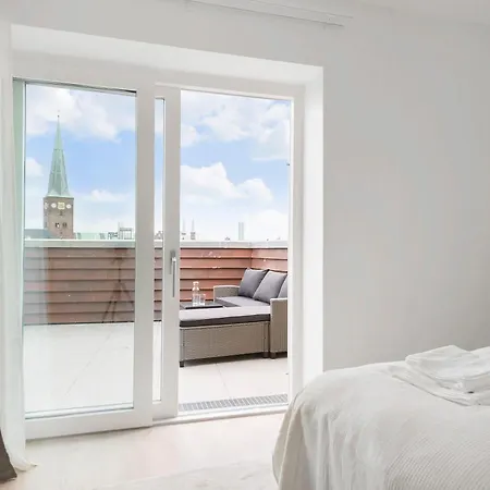 Grand Penthouse With Private Rooftop Terrace * Орхус