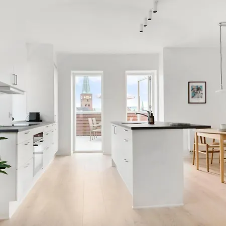 Grand Penthouse With Private Rooftop Terrace Апартаменты